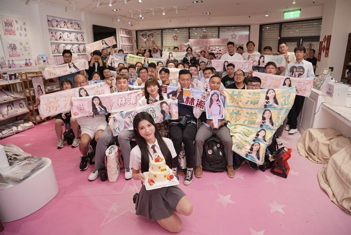 Wing Stars林浠生日會化身校園女神，甜美獻唱淚灑舞台